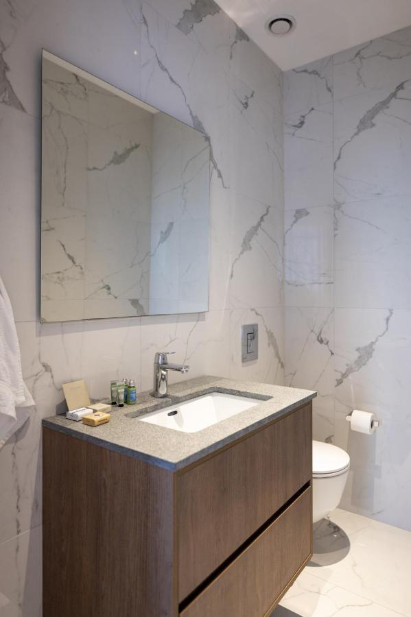 360 Nicosia - 1 Bedroom Luxurious Residence Esterno foto